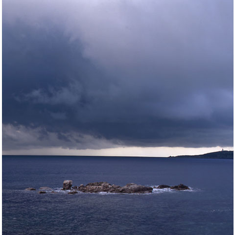 Nuages Calarossa, golfe de Portovecchio, Corse, Photographie Paul Maurer, dans les pas d'Erik Borja