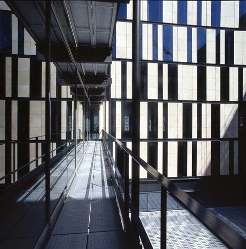 passerelle of the Jean-Paul Viguier's building in the Rive Gauche area in Paris, photo Paul Maurer