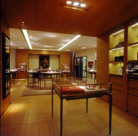 Interior decoration design for jeweler Cartier, boutique in Hongkong, China, photo Paul Maurer